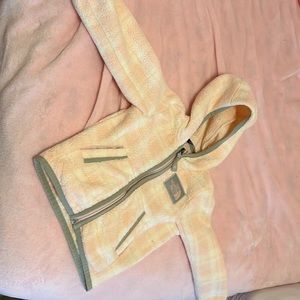 The North Face toddler girl jacket size 2T. Great condition!